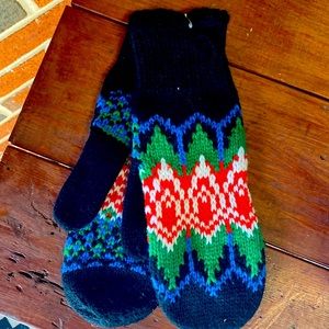 Vintage handknit mittens